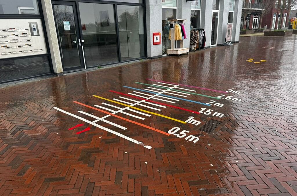 Mama, kijk eens hoe ver ik spring!